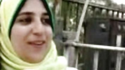 یک زن باردار نشان فیلم های رایگان پورن دادن شکم