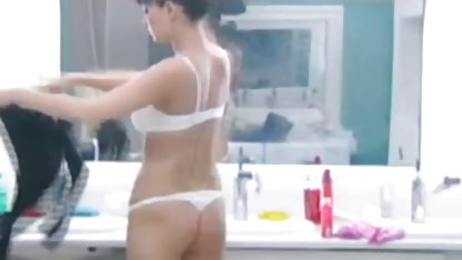 سه یا چهار نفر در بردگی مانند یک فیلمهای رایگان پورن حرامزاده خوش شانس
